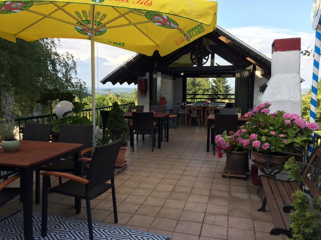 Hotel Dreischlaeger Hof Neustadt  Esterno foto